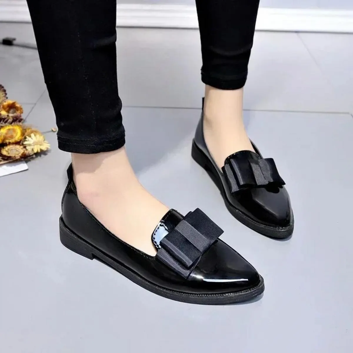 2024 Scarpe da donna Moda Slip On Vendita calda da donna Appartamenti Autunno Punta a punta Ufficio Piatto Casual Comodo Scarpe