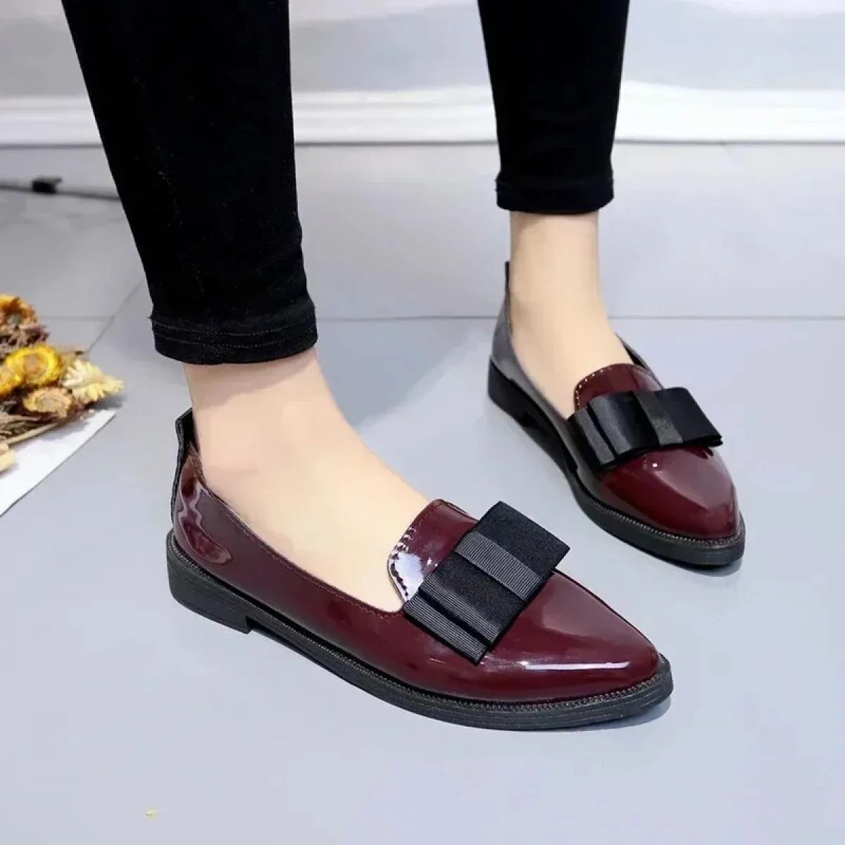 2024 Scarpe da donna Moda Slip On Vendita calda da donna Appartamenti Autunno Punta a punta Ufficio Piatto Casual Comodo Scarpe