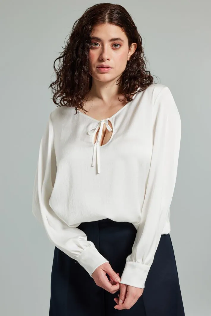 Blusa in raso martellato