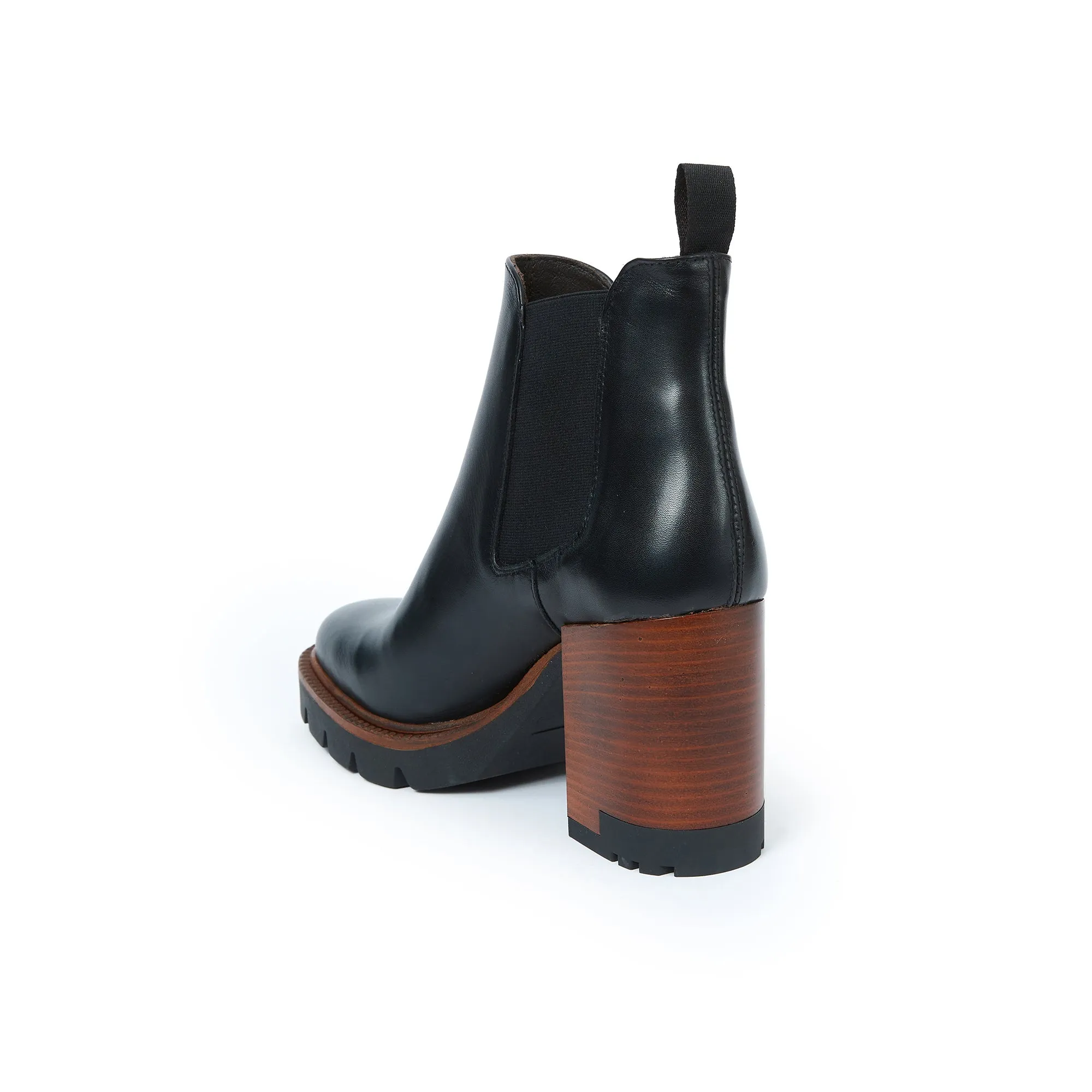 Heeled chelsea boot black