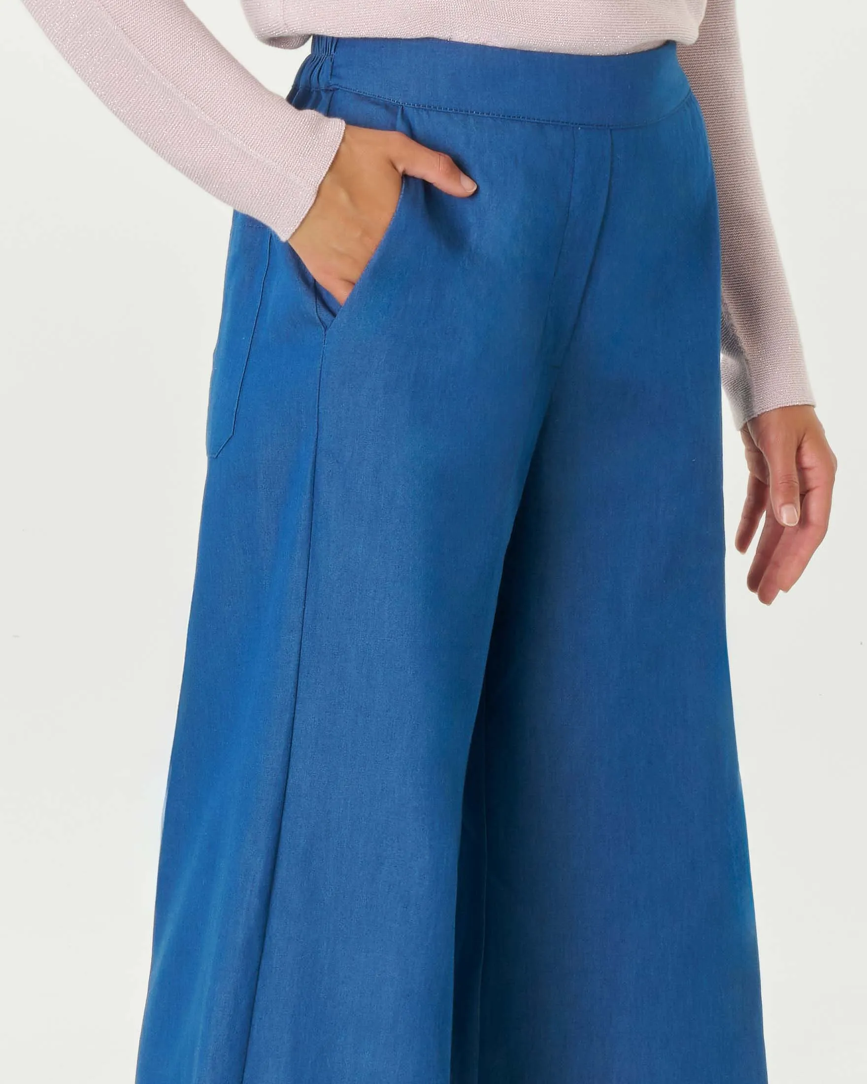 Jeans wide leg a vita media in chambray di puro cotone lavaggio medio con elastico in vita