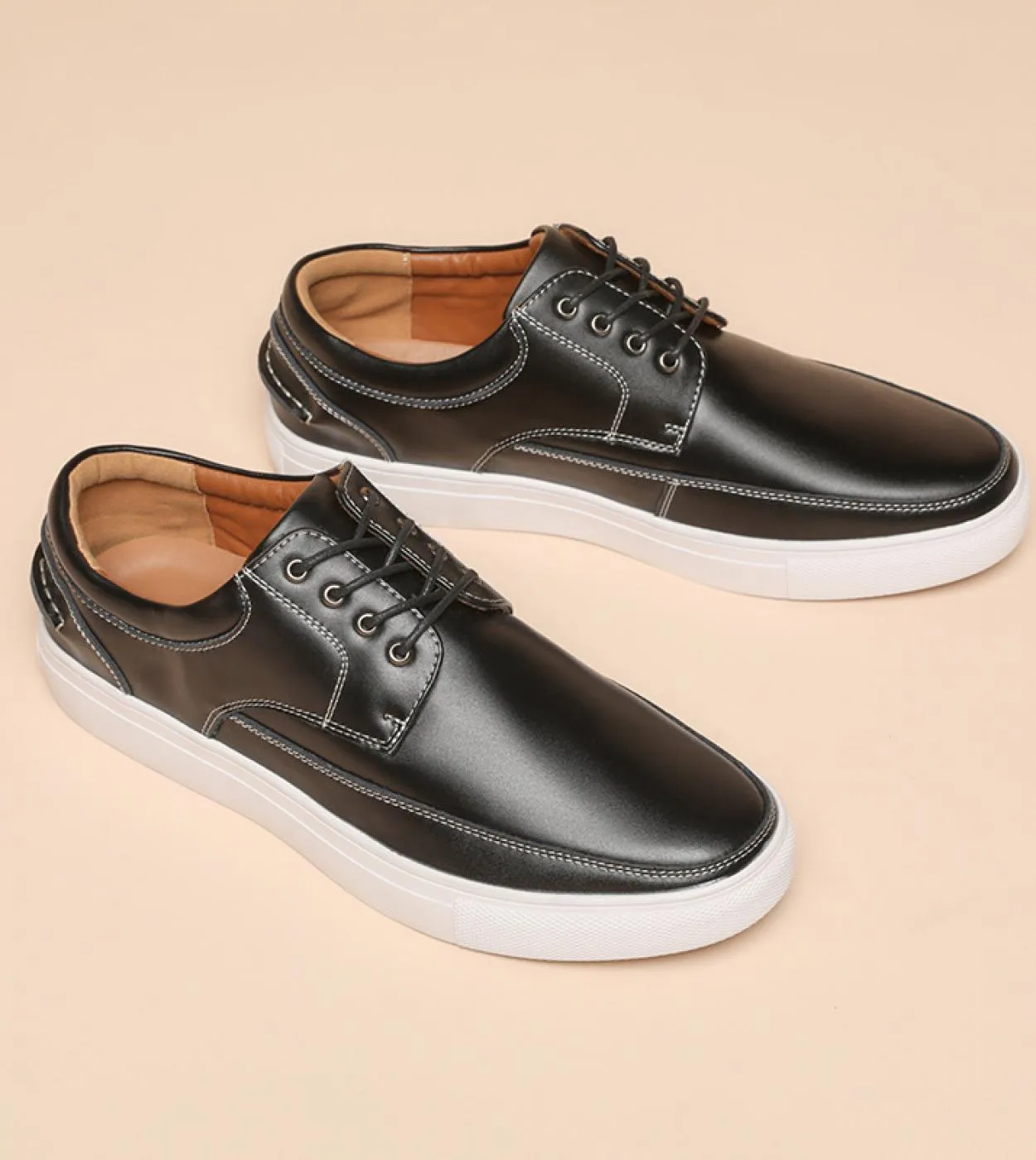 Scarpe casual da uomo economiche 2023 Primavera nuovo stile Moda Sneakers da esterno nere Scarpe da lavoro quotidiane in pelle m