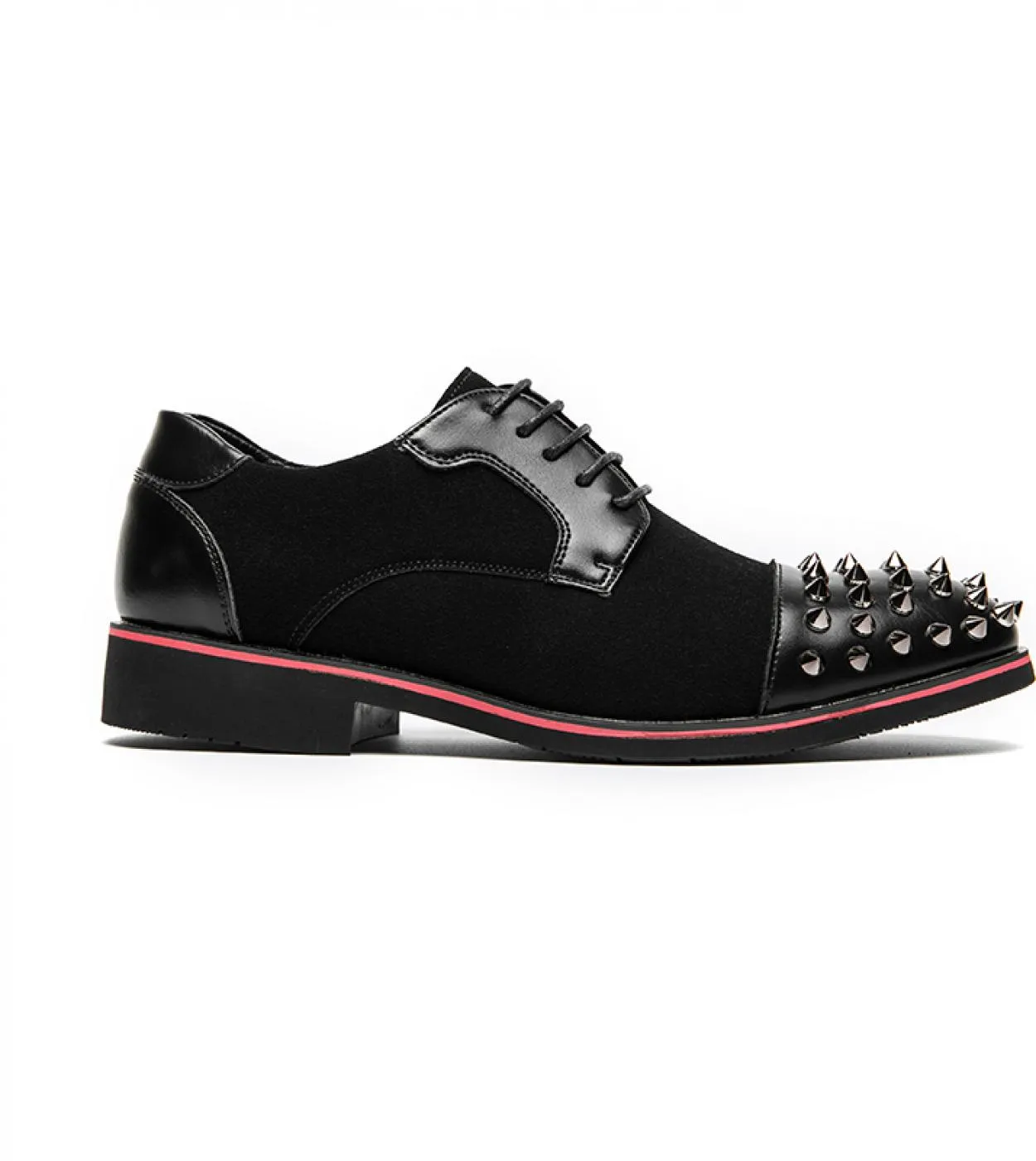 Scarpe da uomo Punk Rivet Black Lace Up Traspirante Moda casual Scarpe fatte a mano per uomo con spedizione gratuita Scarpe eleg