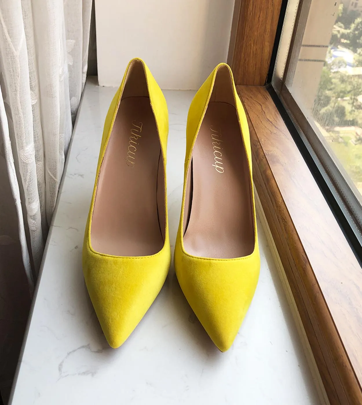 Tikicup Women Solid Yellow Flock Punta a punta Tacchi a spillo Tacchi alti Chic Ladies Fashion Pumps Slip On Wedding Party Dress